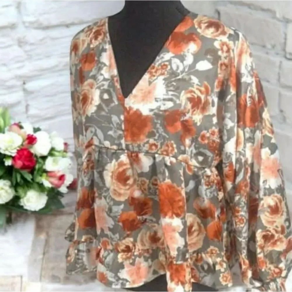 Babydoll Floral Print V-Neck Top Peach Love Size Small